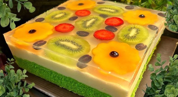 Resep Makanan Penutup Segar: Cake Lapis Buah yang Lezat